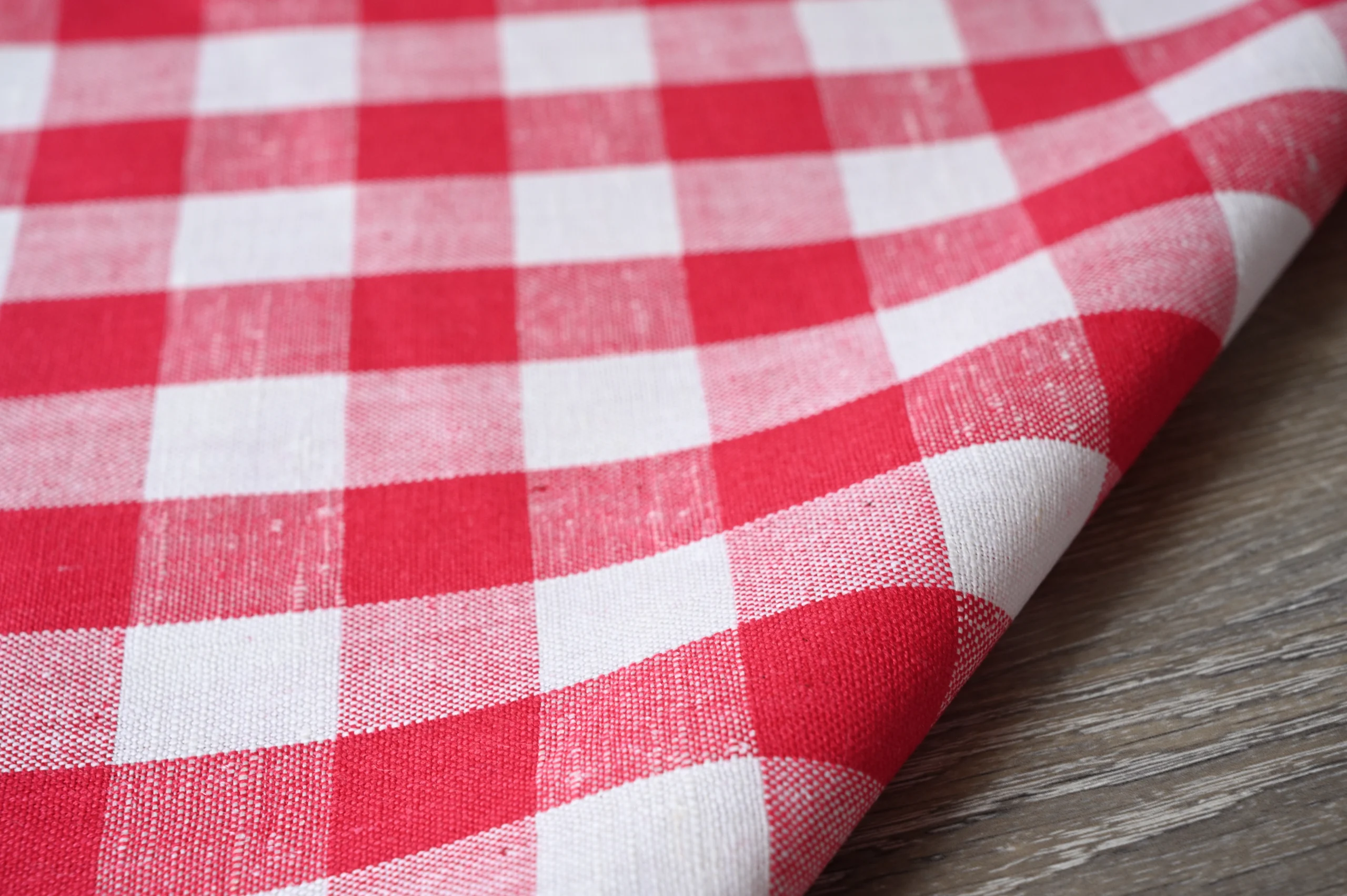 Medium Weight Gingham Red and White Linen Cotton Fabric
